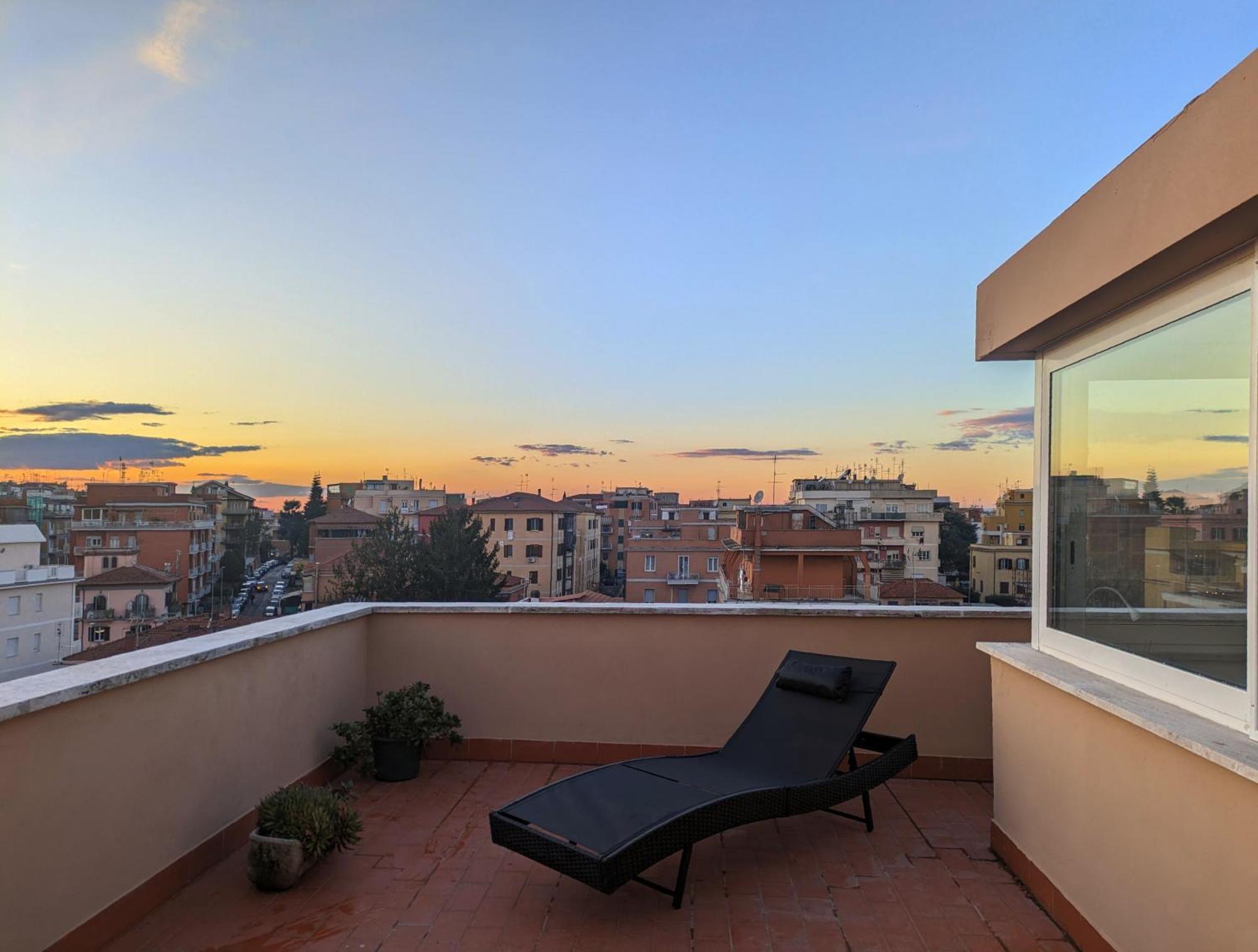 Appartamento Casetta Sole, Superattico Con Terrazzo Vicino San Pietro, New Roma