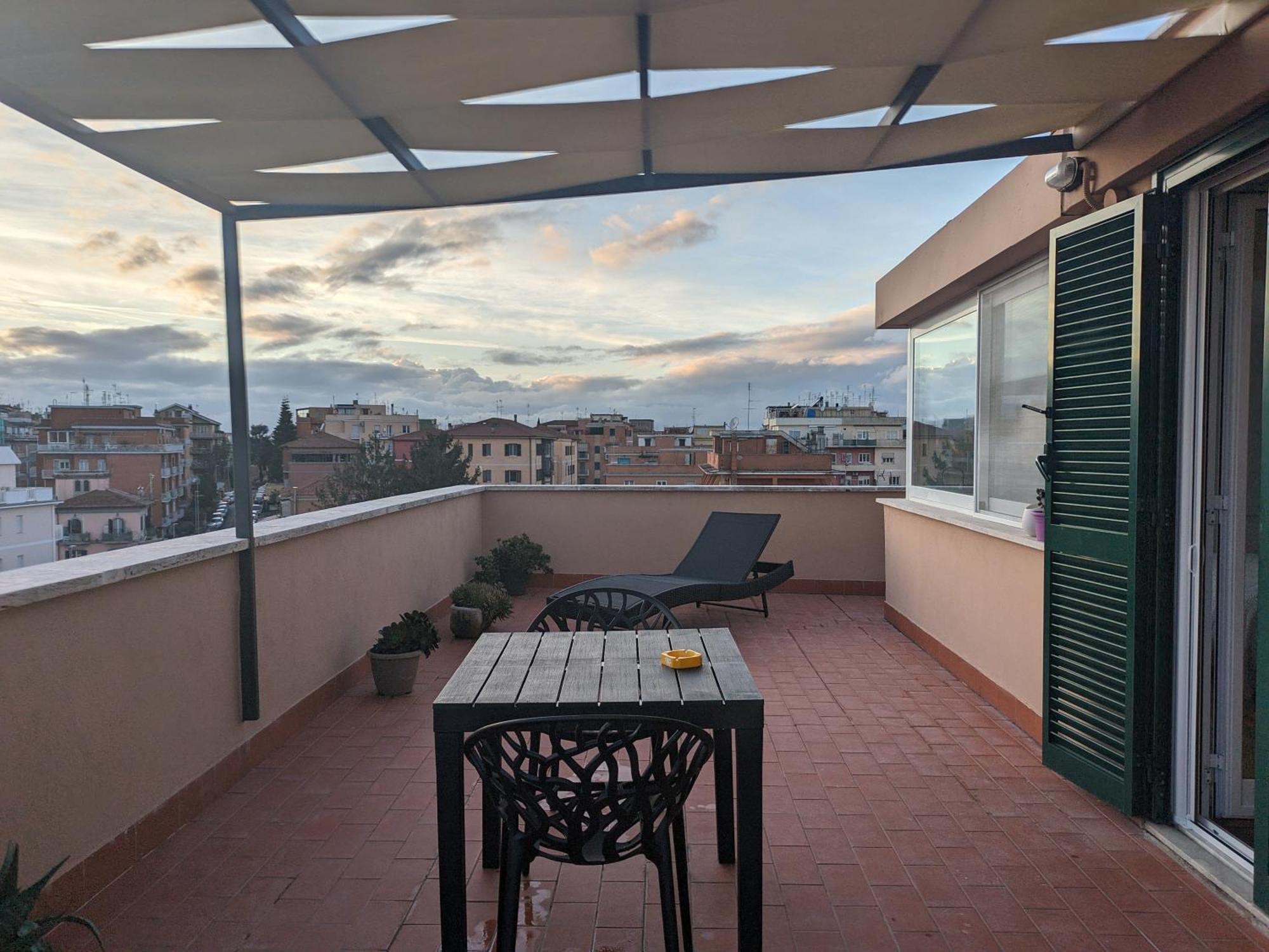 Appartamento Casetta Sole, Superattico Con Terrazzo Vicino San Pietro, New *